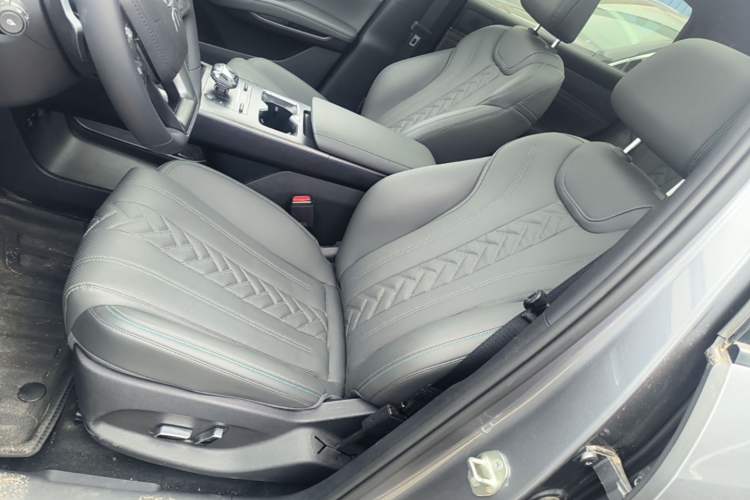 Used BYD Song L DM-i 2025 Intelligent Driving Version 160 km Beyond-Range Type Left Front Seat