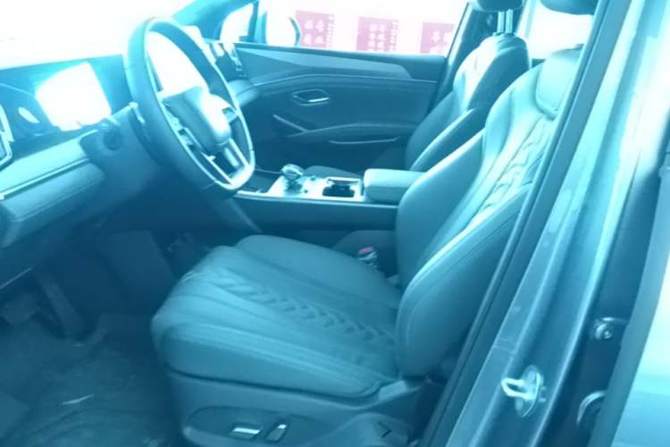 Used BYD Song L DM-i 2025 Intelligent Driving Version 112 km Beyond-Range Type Left Front Seat