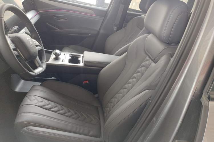 Used BYD Song L DM-i 2025 Intelligent Driving Version 112 km Beyond-Range Type Left Front Seat