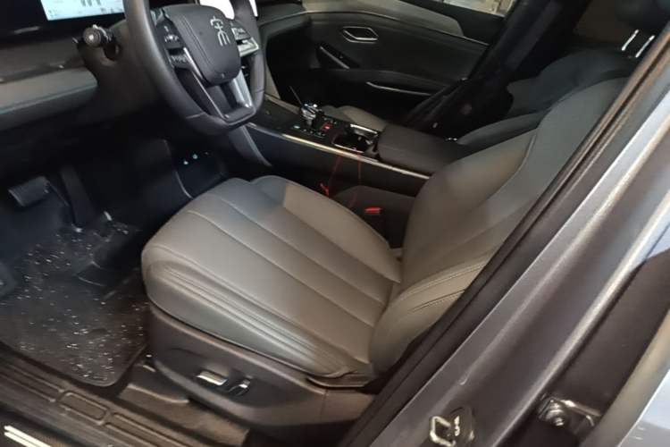 Used BYD Song L DM-i 2025 Intelligent Driving Version 112 km Leading Trim Left Front Seat