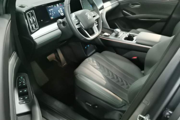 Used BYD Song L DM-i 2025 Intelligent Driving Version 160 km Beyond-Range Type Left Front Seat