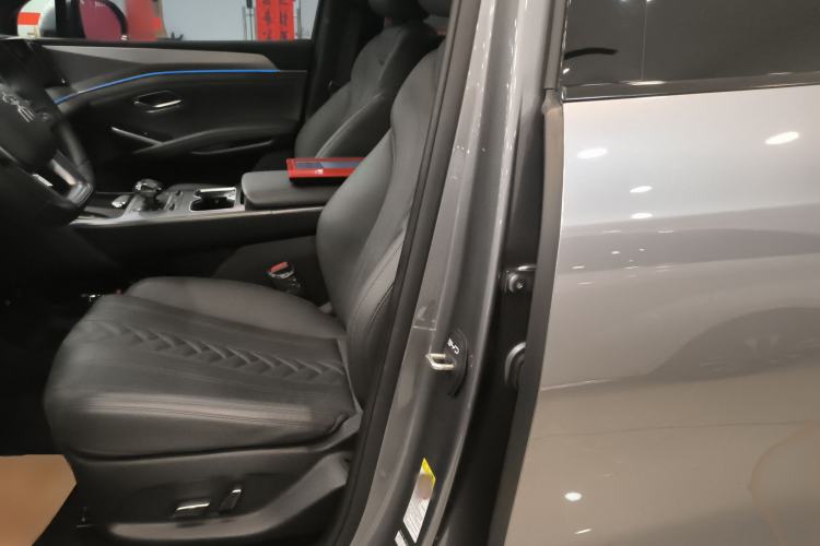 Used BYD Song L DM-i 2025 Intelligent Driving Version 112 km Beyond-Range Type Left Front Seat