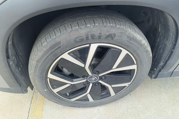 Used BYD Song L DM-i 2025 Intelligent Driving Version 160 km Beyond-Range Type Left Front Wheel Hub