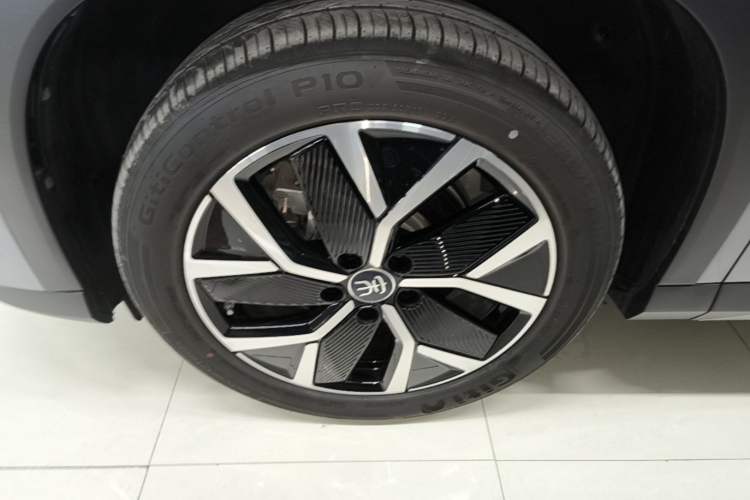 Used BYD Song L DM-i 2025 Intelligent Driving Version 160 km Excellence Edition Left Front Wheel Hub