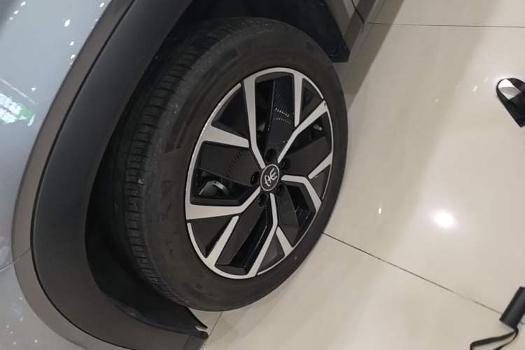 Used BYD Song L DM-i 2025 Intelligent Driving Version 160 km Beyond-Range Type Left Front Wheel Hub
