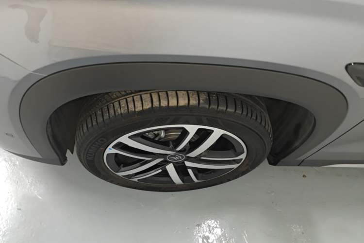 Used BYD Song L DM-i 2025 Intelligent Driving Version 112 km Beyond-Range Type Left Front Wheel Hub