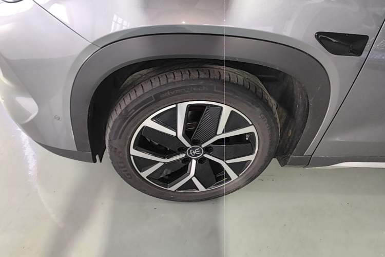 Used BYD Song L DM-i 2025 Intelligent Driving Version 160 km Excellence Edition Left Front Wheel Hub