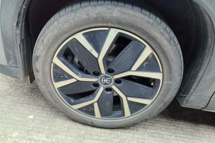 Used BYD Song L DM-i 2025 Intelligent Driving Version 160 km Beyond-Range Type Left Front Wheel Hub