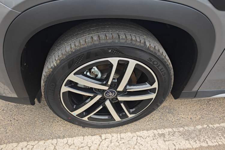 Used BYD Song L DM-i 2025 Intelligent Driving Version 112 km Beyond-Range Type Left Front Wheel Hub