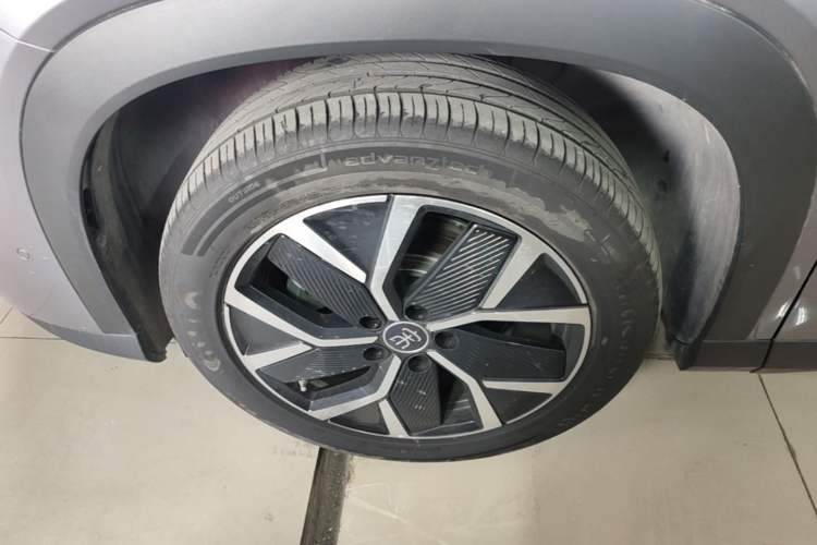 Used BYD Song L DM-i 2025 Intelligent Driving Version 160 km Beyond-Range Type Left Front Wheel Hub