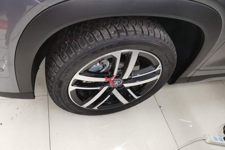 Used BYD Song L DM-i 2025 Intelligent Driving Version 112 km Leading Trim Left Front Wheel Hub