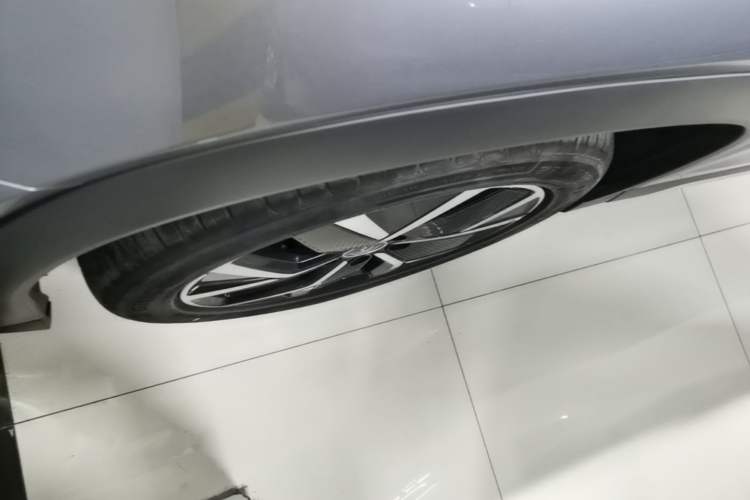 Used BYD Song L DM-i 2025 Intelligent Driving Version 160 km Beyond-Range Type Left Front Wheel Hub