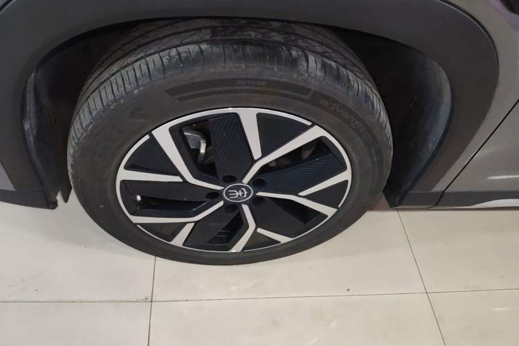 Used BYD Song L DM-i 2025 Intelligent Driving Version 160 km Beyond-Range Type Left Front Wheel Hub