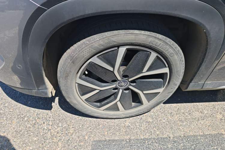 Used BYD Song L DM-i 2025 Intelligent Driving Version 160 km Beyond-Range Type Left Front Wheel Hub
