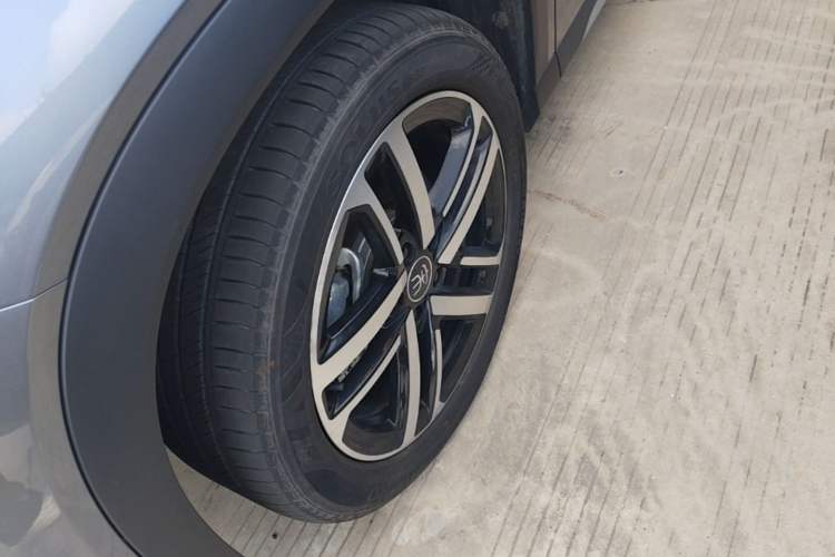 Used BYD Song L DM-i 2025 Intelligent Driving Version 112 km Beyond-Range Type Left Front Wheel Hub