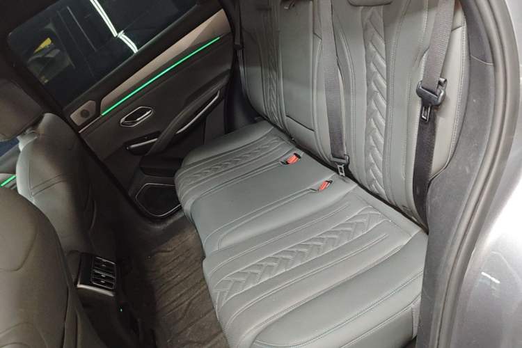 Used BYD Song L DM-i 2025 Intelligent Driving Version 160 km Beyond-Range Type Left Rear Seat