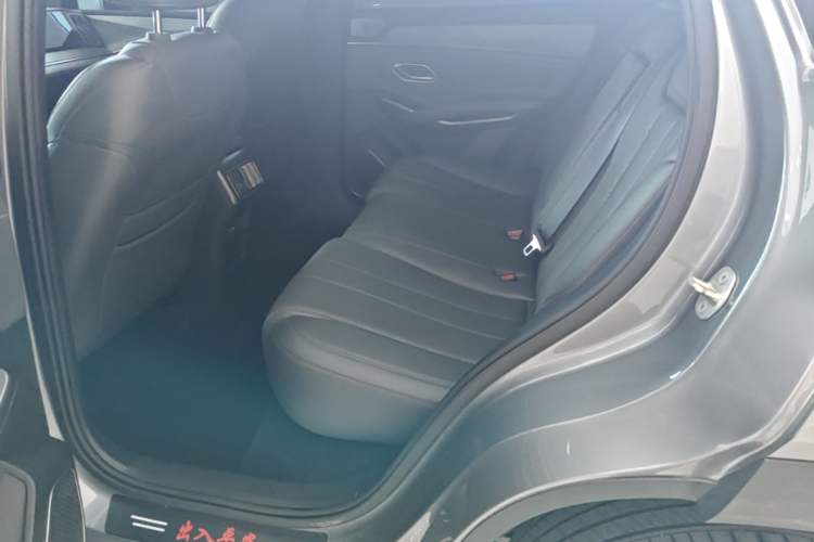 Used BYD Song L DM-i 2025 Intelligent Driving Version 112 km Leading Trim Left Rear Seat