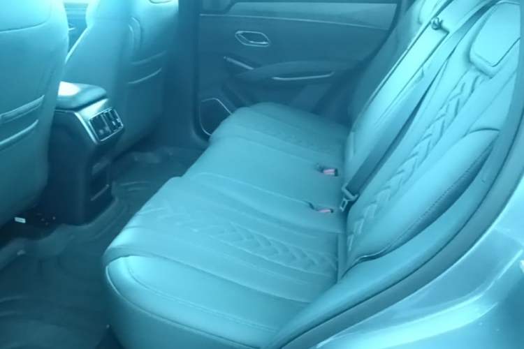Used BYD Song L DM-i 2025 Intelligent Driving Version 112 km Beyond-Range Type Left Rear Seat