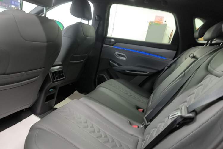 Used BYD Song L DM-i 2025 Intelligent Driving Version 160 km Excellence Edition Left Rear Seat