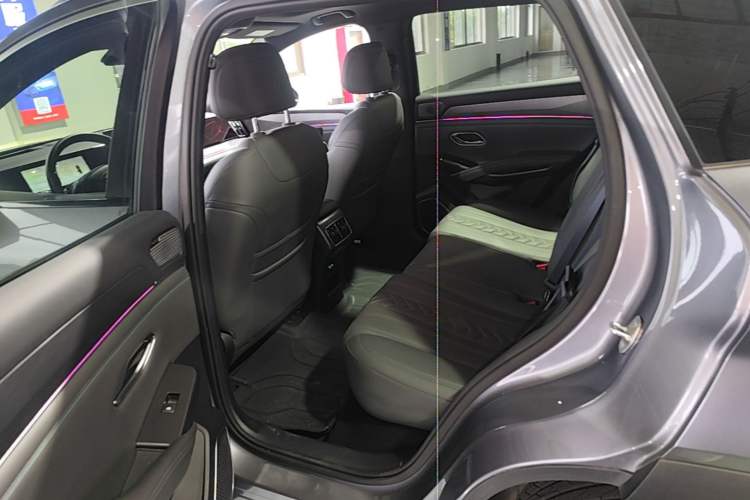 Used BYD Song L DM-i 2025 Intelligent Driving Version 160 km Excellence Edition Left Rear Seat