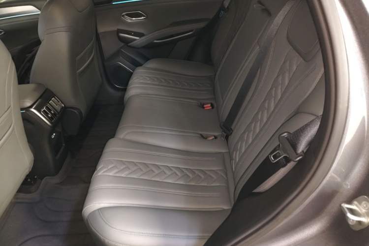Used BYD Song L DM-i 2025 Intelligent Driving Version 160 km Excellence Edition Left Rear Seat