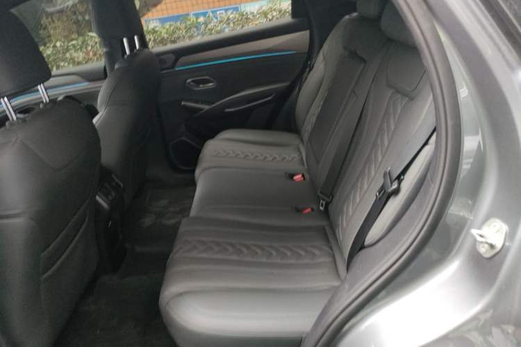 Used BYD Song L DM-i 2025 Intelligent Driving Version 160 km Beyond-Range Type Left Rear Seat