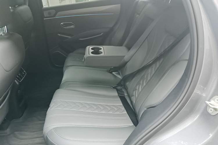 Used BYD Song L DM-i 2025 Intelligent Driving Version 160 km Excellence Edition Left Rear Seat