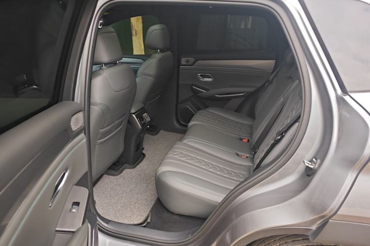 Used BYD Song L DM-i 2025 Intelligent Driving Version 112 km Beyond-Range Type Left Rear Seat