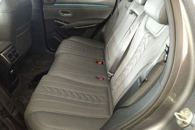 Used BYD Song L DM-i 2025 Intelligent Driving Version 160 km Excellence Edition Left Rear Seat