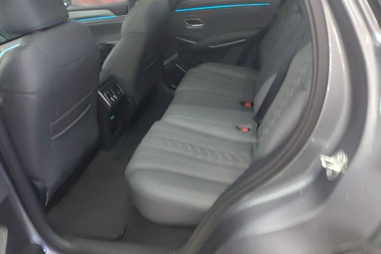 Used BYD Song L DM-i 2025 Intelligent Driving Version 160 km Beyond-Range Type Left Rear Seat