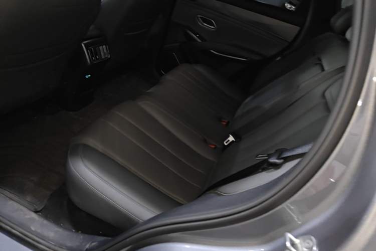 Used BYD Song L DM-i 2025 Intelligent Driving Version 112 km Leading Trim Left Rear Seat