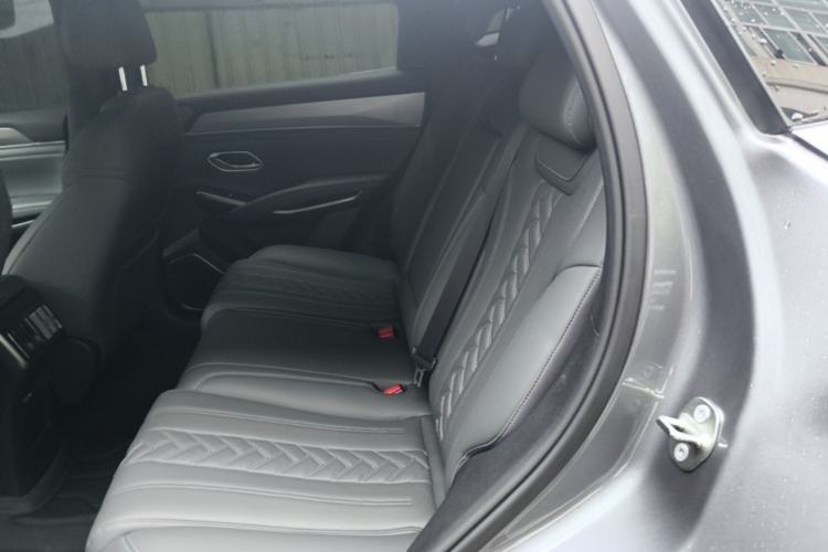Used BYD Song L DM-i 2025 Intelligent Driving Version 112 km Beyond-Range Type Left Rear Seat