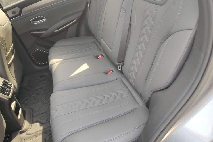 Used BYD Song L DM-i 2025 Intelligent Driving Version 112 km Beyond-Range Type Left Rear Seat
