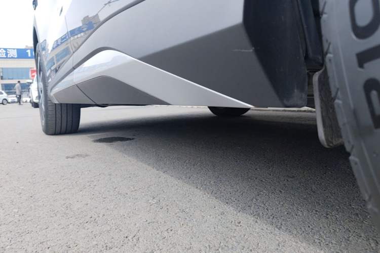 Used BYD Song L DM-i 2025 Intelligent Driving Version 160 km Beyond-Range Type Left Side Sill