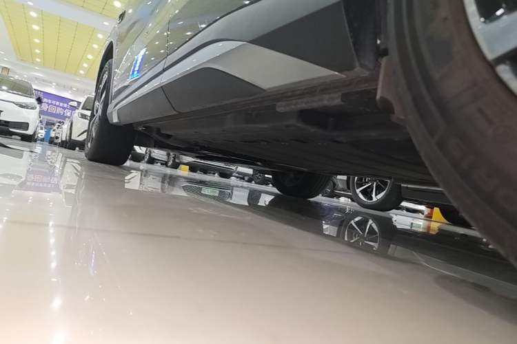 Used BYD Song L DM-i 2025 Intelligent Driving Version 160 km Beyond-Range Type Left Side Sill