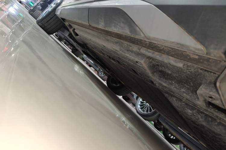 Used BYD Song L DM-i 2025 Intelligent Driving Version 160 km Beyond-Range Type Left Side Sill