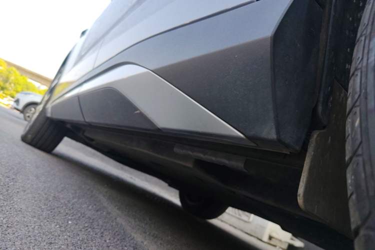 Used BYD Song L DM-i 2025 Intelligent Driving Version 160 km Beyond-Range Type Left Side Sill