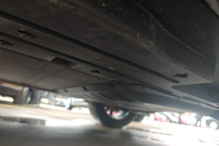 Used BYD Song L DM-i 2025 Intelligent Driving Version 112 km Beyond-Range Type Left Side Sill