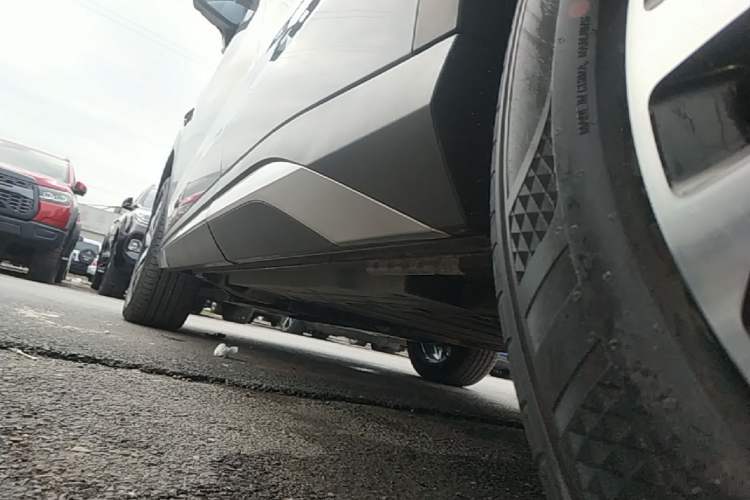 Used BYD Song L DM-i 2025 Intelligent Driving Version 112 km Beyond-Range Type Left Side Sill
