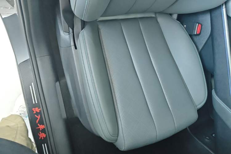 Used BYD Song L DM-i 2025 Intelligent Driving Version 112 km Leading Trim Right Front Seat