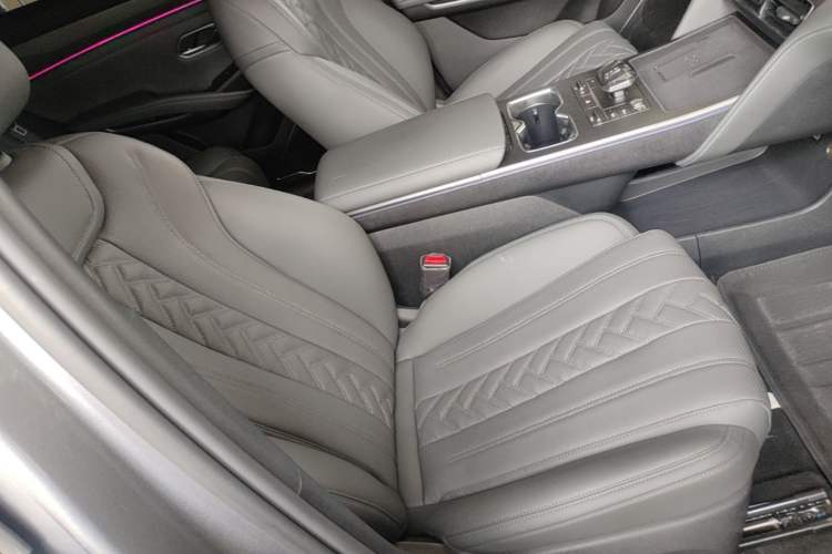 Used BYD Song L DM-i 2025 Intelligent Driving Version 112 km Beyond-Range Type Right Front Seat