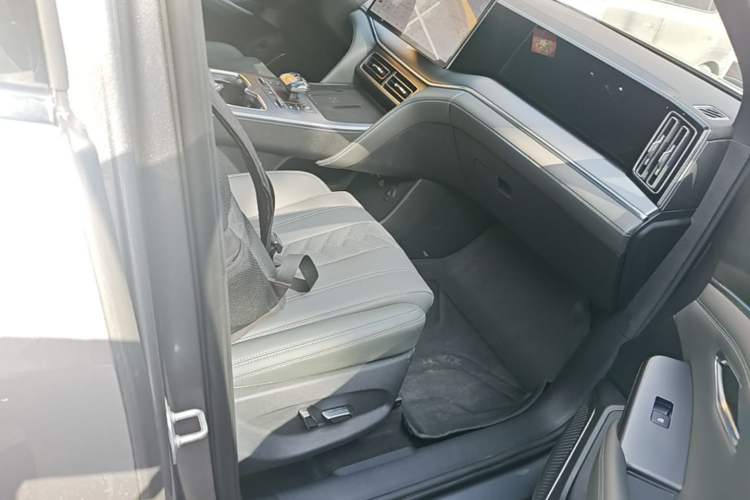 Used BYD Song L DM-i 2025 Intelligent Driving Version 112 km Beyond-Range Type Right Front Seat