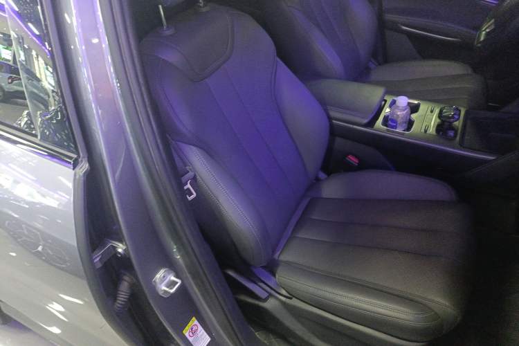 Used BYD Song L DM-i 2025 Intelligent Driving Version 112 km Leading Trim Right Front Seat