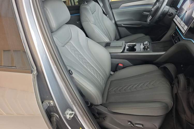 Used BYD Song L DM-i 2025 Intelligent Driving Version 160 km Beyond-Range Type Right Front Seat