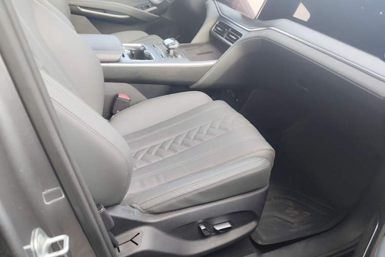 Used BYD Song L DM-i 2025 Intelligent Driving Version 112 km Beyond-Range Type Right Front Seat