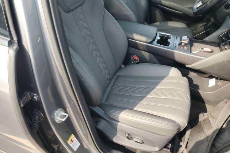 Used BYD Song L DM-i 2025 Intelligent Driving Version 112 km Beyond-Range Type Right Front Seat
