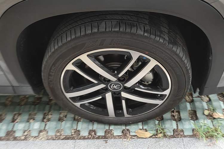 Used BYD Song L DM-i 2025 Intelligent Driving Version 112 km Beyond-Range Type Right Front Wheel Hub
