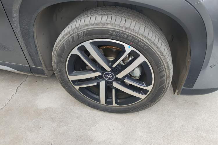Used BYD Song L DM-i 2025 Intelligent Driving Version 112 km Beyond-Range Type Right Front Wheel Hub