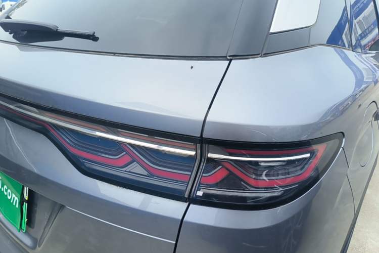Used BYD Song L DM-i 2025 Intelligent Driving Version 160 km Beyond-Range Type Right Rear Taillight