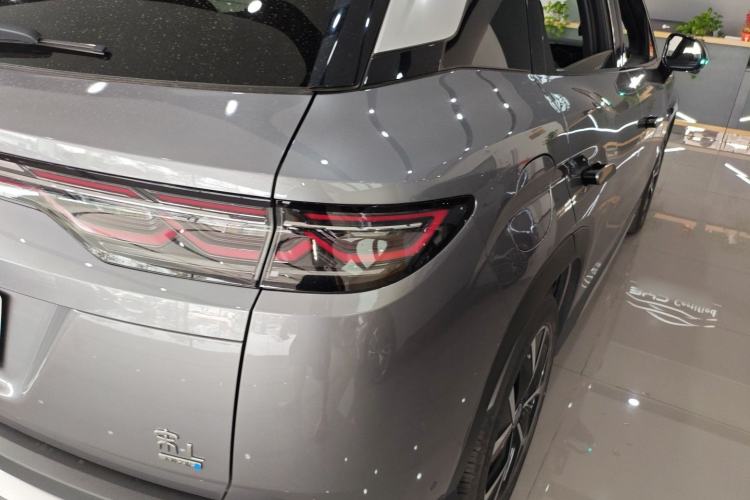 Used BYD Song L DM-i 2025 Intelligent Driving Version 160 km Excellence Edition Right Rear Taillight